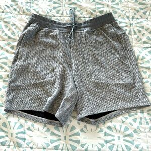 Lululemon - At Ease Men’s Shorts - Heather Grey - L